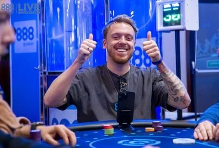 YouTube Superstar JaackMaate Plays in the PokerNews Online Championship at 888poker
