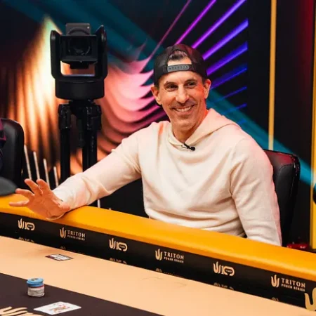 Three-Way All-in & Straight Flush in $200K Tournament Kicks Off Race to $6.4M Prize