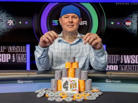 Justin Smith Rises From the Canvas to Conquer 16,269-Entry COLOSSUS