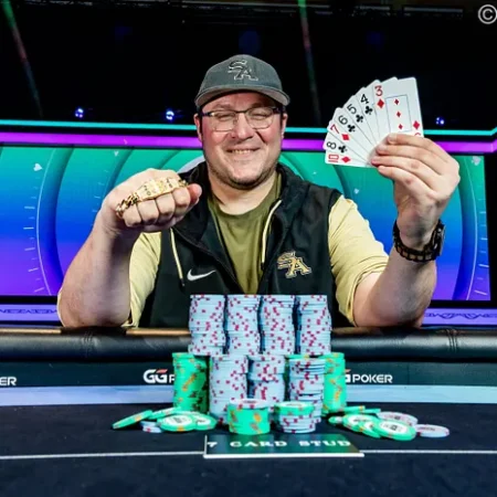 Sterling Lopez Denies Jesse Lonis a Win; Returns To TORSE Final Table for First Bracelet