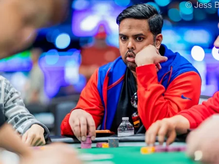 Straight Flush Over Full House on Soft Bubble of WSOP Main Event
