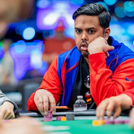 Straight Flush Over Full House on Soft Bubble of WSOP Main Event