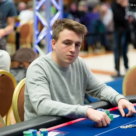 This is How Not To Play Heads-up Against One Of The World’s Best…